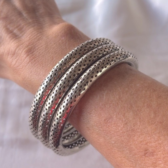 Chic Silver Perforated Bangle Trio - Picture 6 of 7